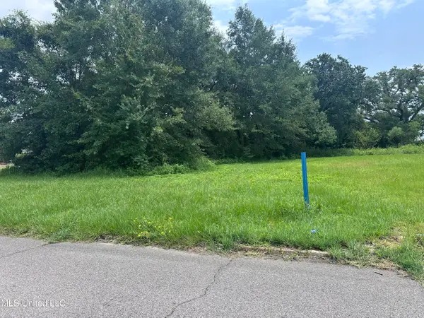 1310 Cherokee Street, Pascagoula, MS 39581