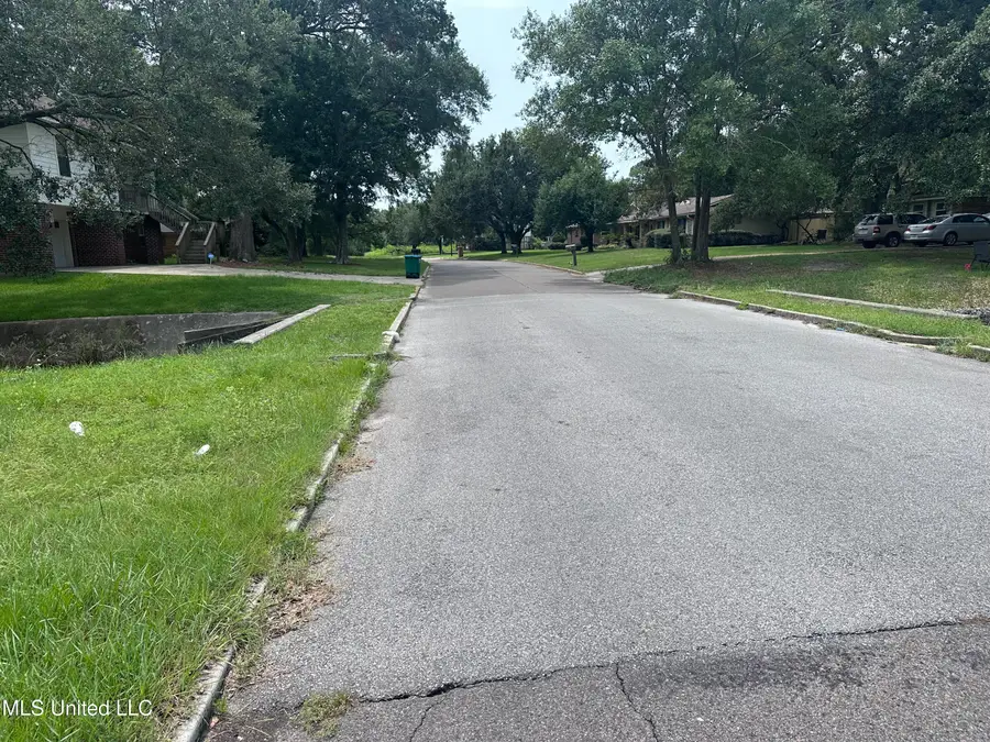 1310 Cherokee Street, Pascagoula, MS 39581 - Image #2