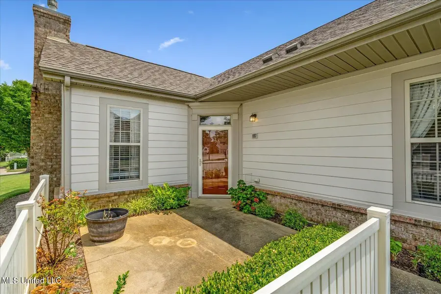 8817 Parkview Oaks Circle, Olive Branch, MS 38654 - Image #3