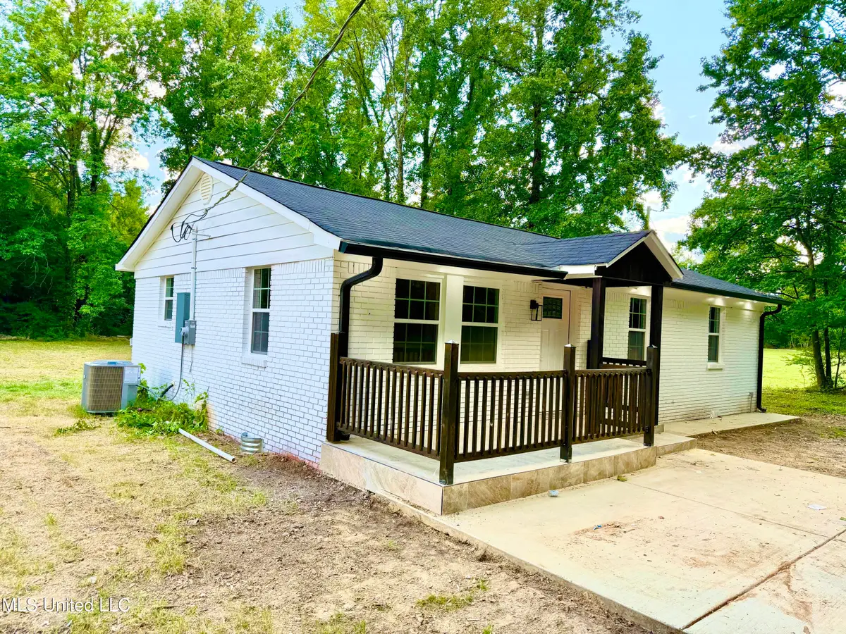 14679 Burton Road, Olive Branch, MS 38654 - Image #1