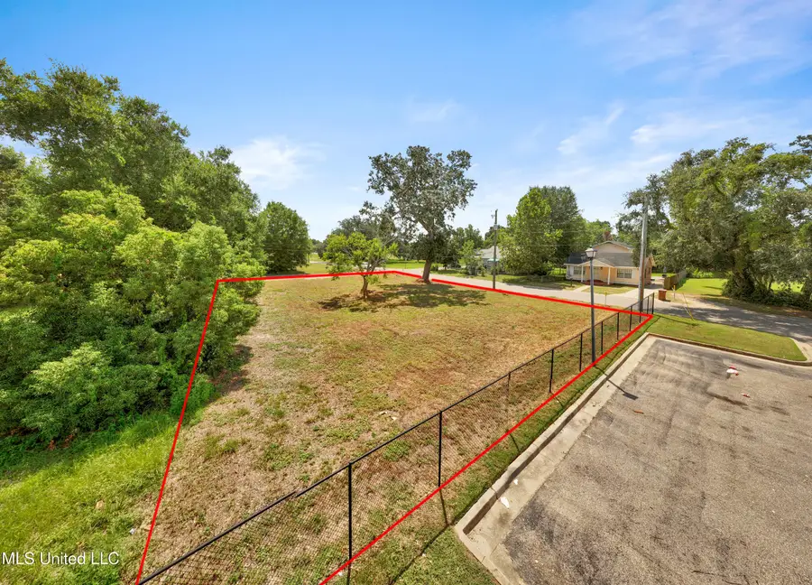 427 Heidenheim Avenue, Biloxi, MS 39530 - Image #2