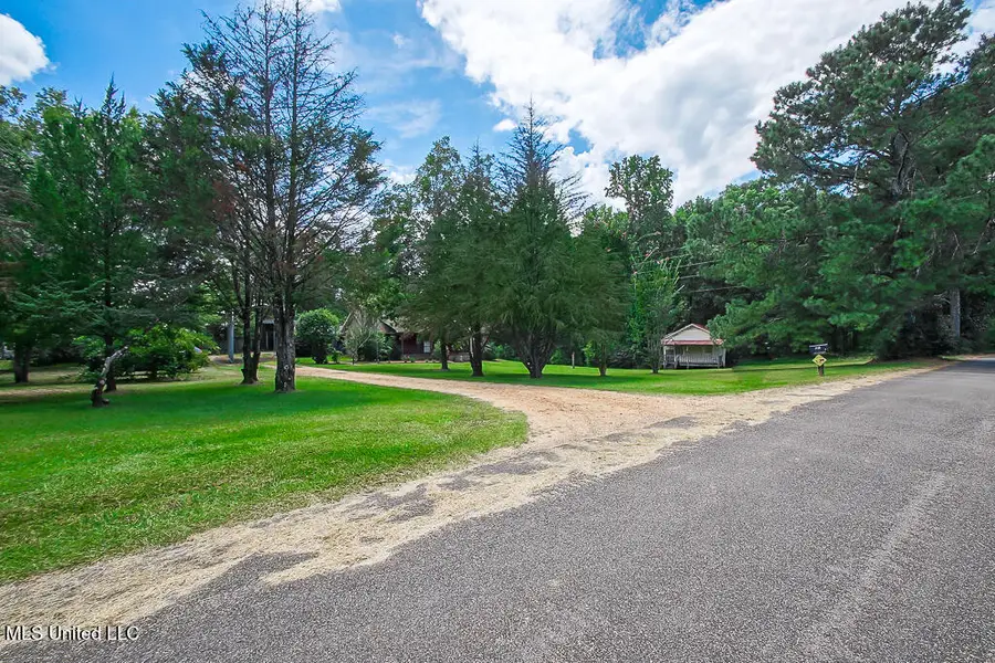 1560 NE Bens Trail, Brookhaven, MS 39601 - Image #2