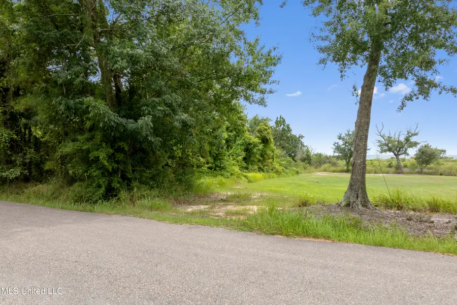 9413 Seacliff Boulevard, Ocean Springs, MS 39564 - Image #3