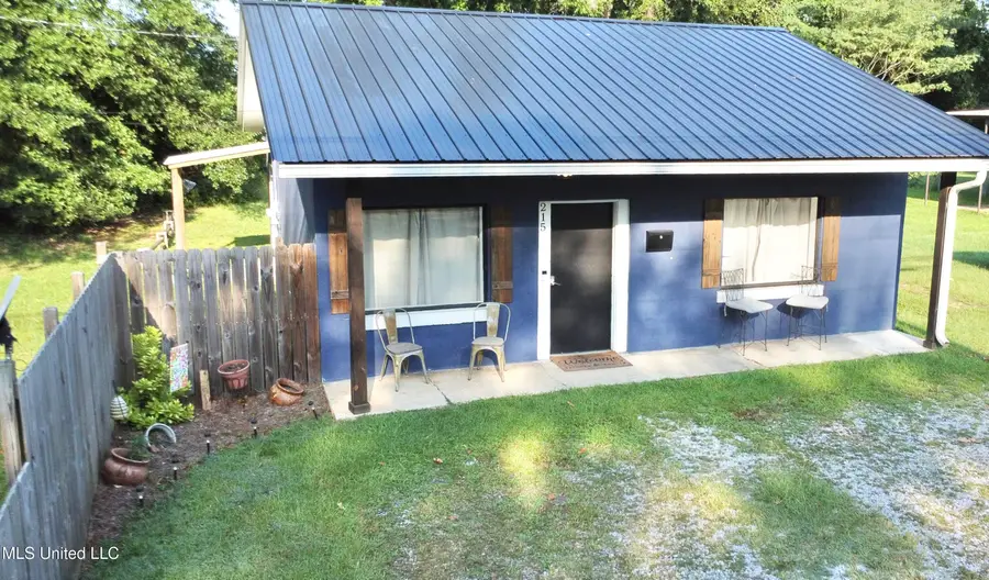 215 N Jackson Avenue, Quitman, MS 39355 - Image #2