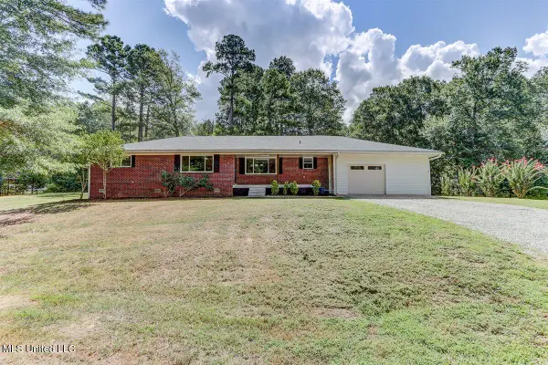 3500 Pigeon Roost Road, Byhalia, MS 38611