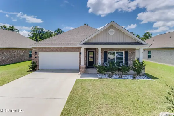 84 Saltmeadow Circle, Ocean Springs, MS 39564