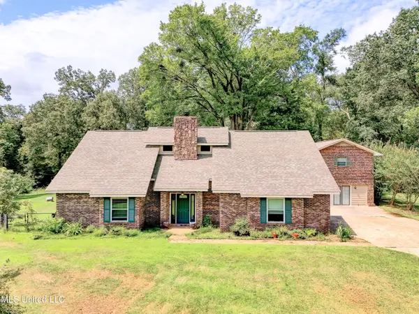 135 Westwood Drive, Vicksburg, MS 39183