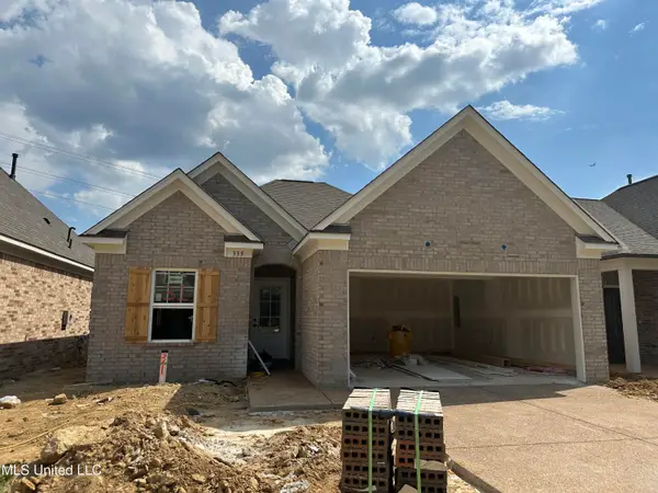 335 Flower Garden Drive, Southaven, MS 38671