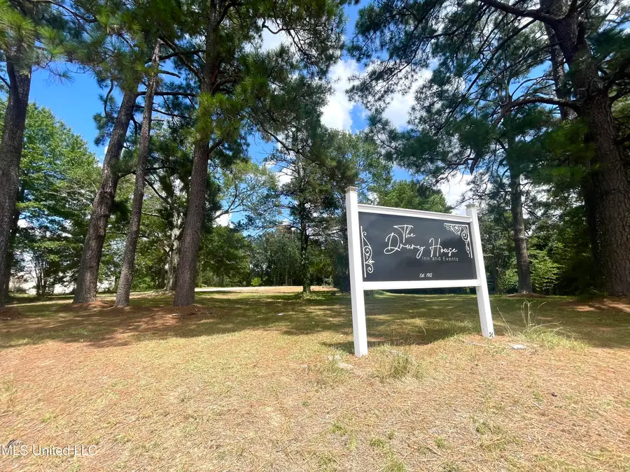 402 Drury Lane, Brookhaven, MS 39601 - Image #2