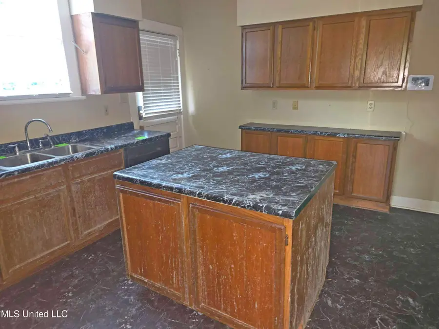 155 W 2nd Street, Clarksdale, MS 38614 - Image #3