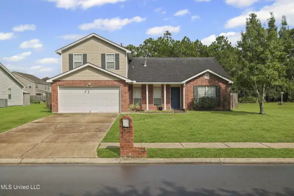 26 Lakeview Drive, Ocean Springs, MS 39564