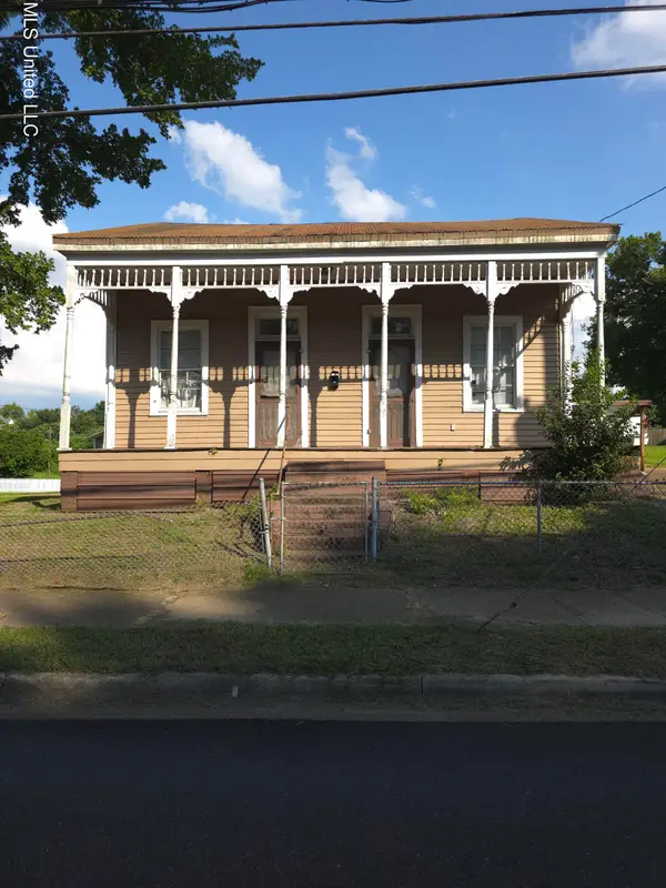 503 S Canal Street, Natchez, MS 39120