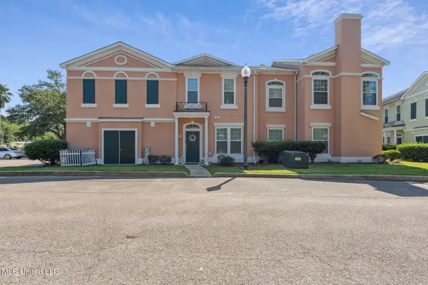 2252 Beach Drive, Gulfport, MS 39507