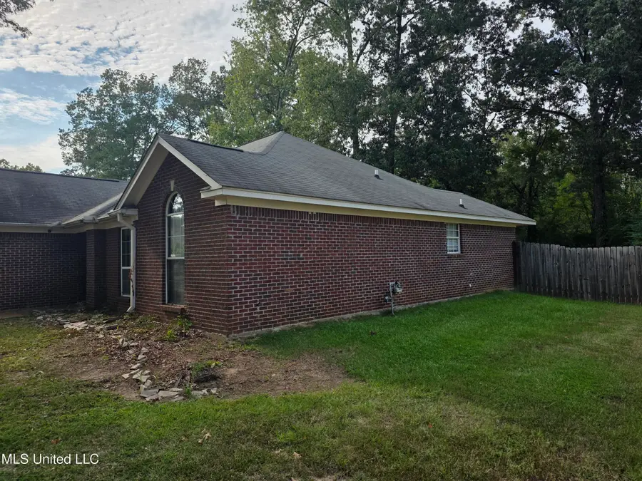 909 Eagles Nest Drive, Byram, MS 39272 - Image #2
