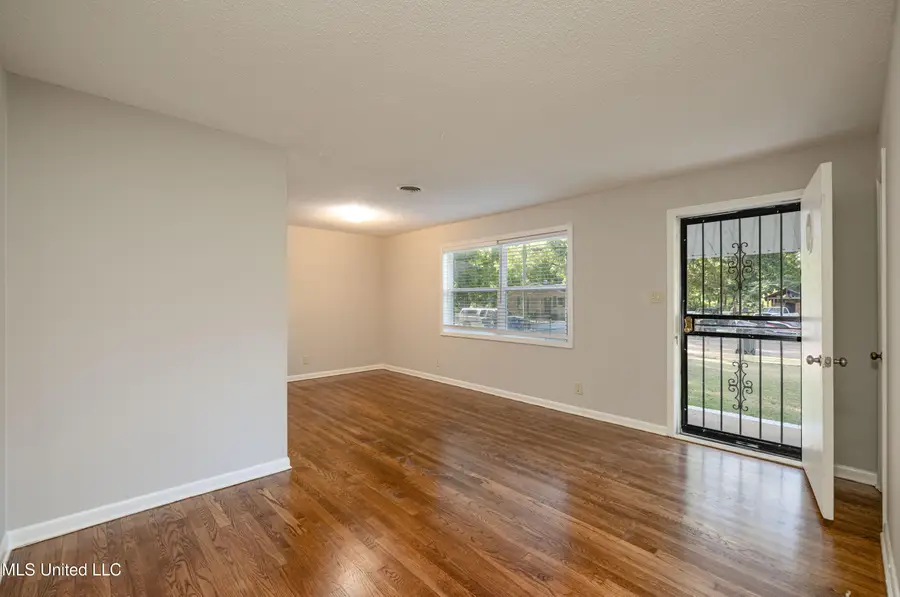 300 E Valley Avenue, Holly Springs, MS 38635 - Image #3