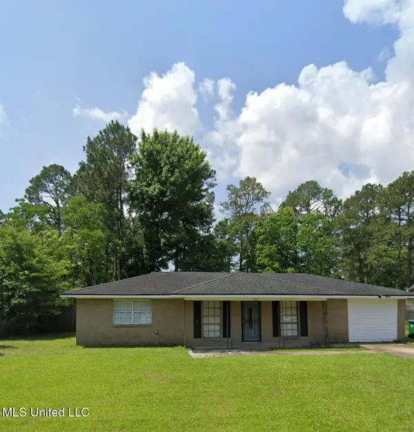5621 Picadilly Circus Circle, Gautier, MS 39553