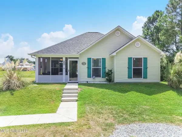 329 Davis Street, Waveland, MS 39576