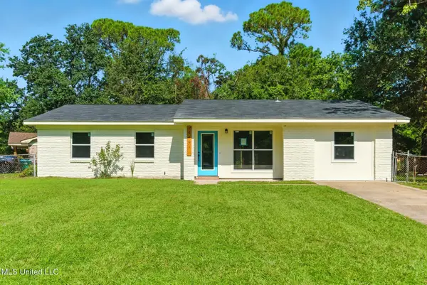 2401 Oxford Drive, Gautier, MS 39553