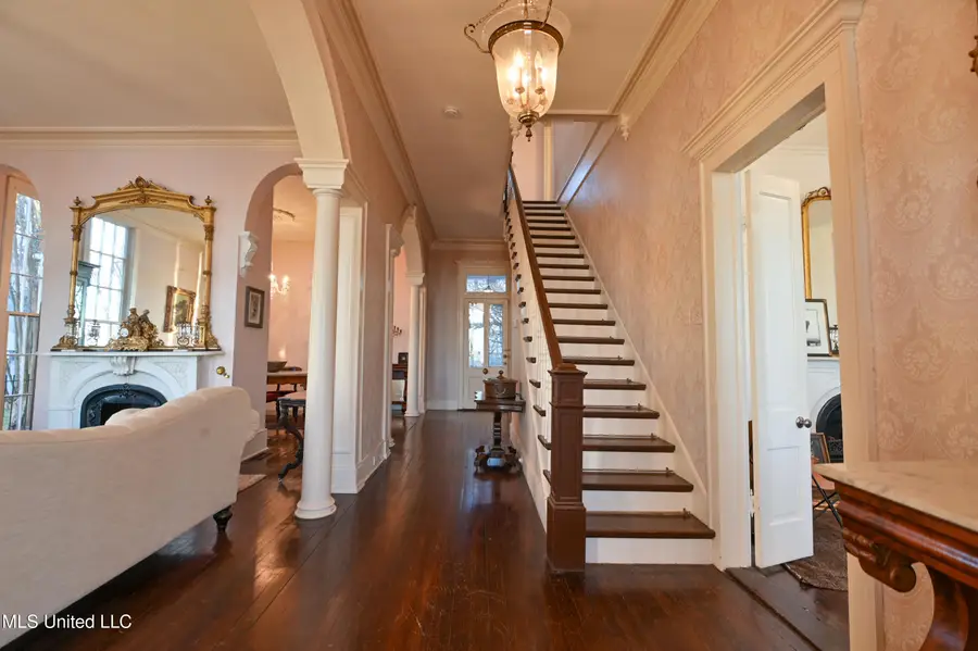 211 Clifton Avenue, Natchez, MS 39120 - Image #2