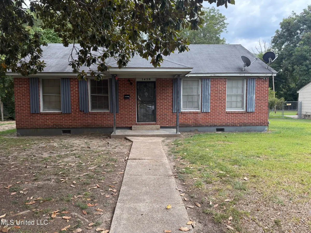 1438 W Ollie Circle, Greenville, MS 38703 - Image #1