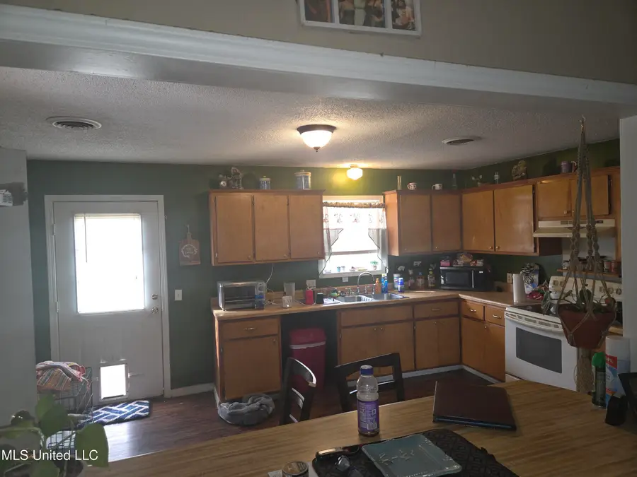 86 S Center Street, Potts Camp, MS 38659 - Image #2