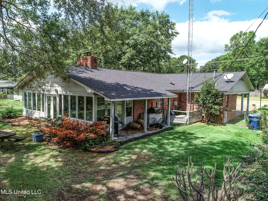 208` Bruce Street, Batesville, MS 38606 - Image #2