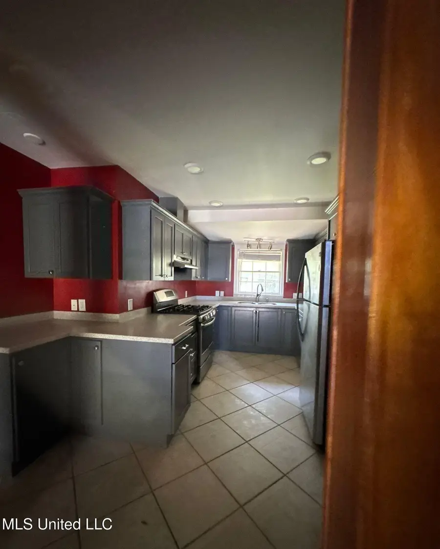 135 Mcauley Drive, Vicksburg, MS 39183 - Image #2