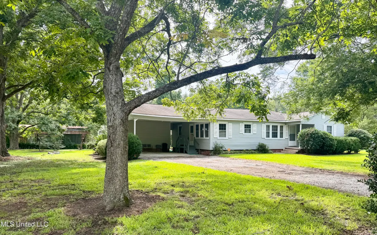 125 Sycamore Drive, Ridgecrest, LA 71334 - Image #1