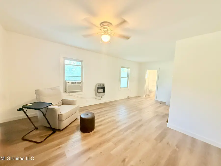 41 Pecan Street, Grenada, MS 38901 - Image #2