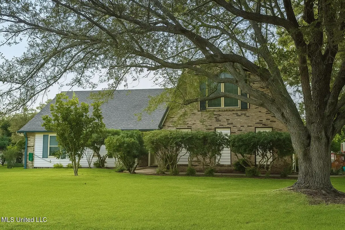 113 Mark Daniel Circle, Ocean Springs, MS 39564 - Image #1