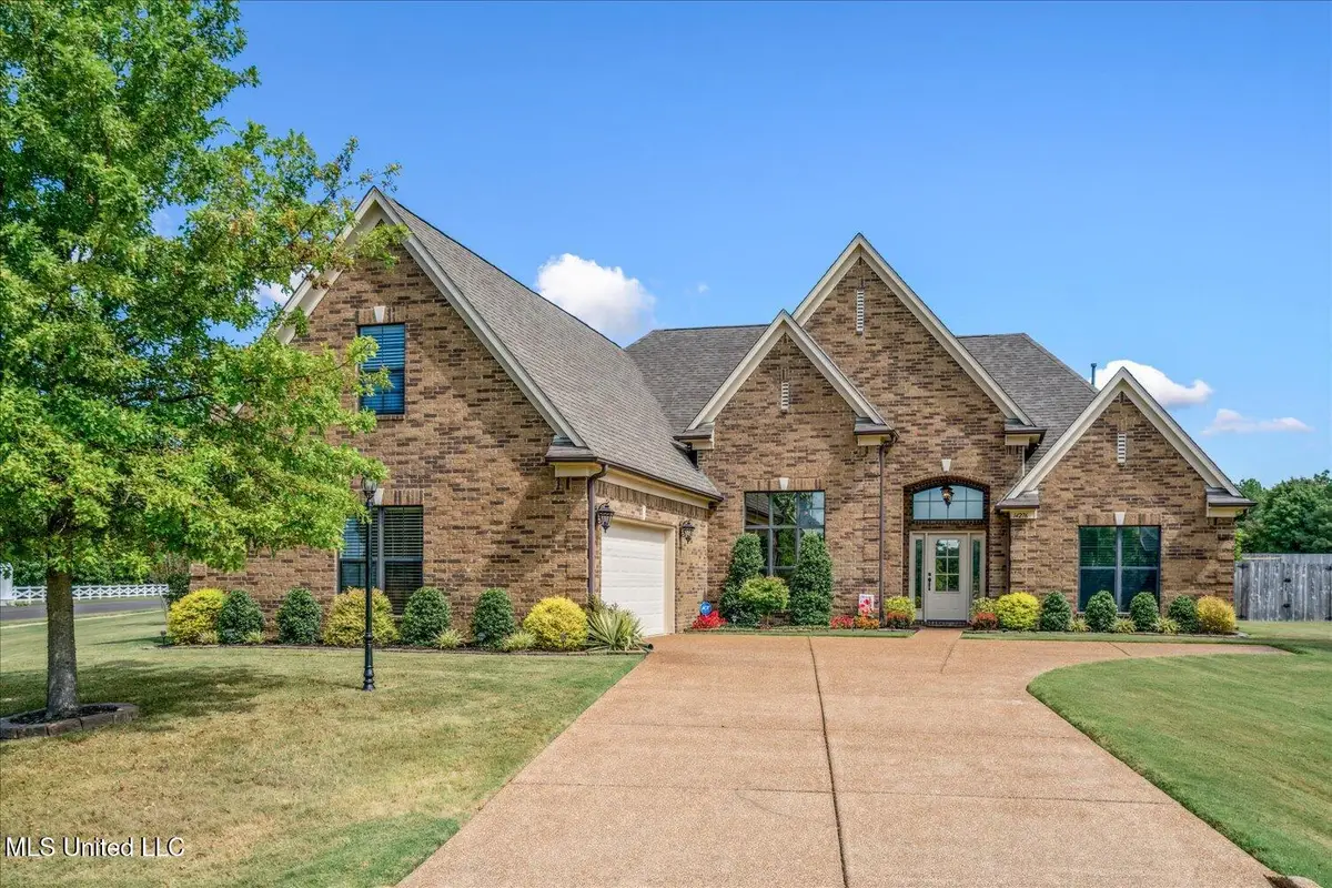 14276 Cantwell Drive, Olive Branch, MS 38654 - Image #1