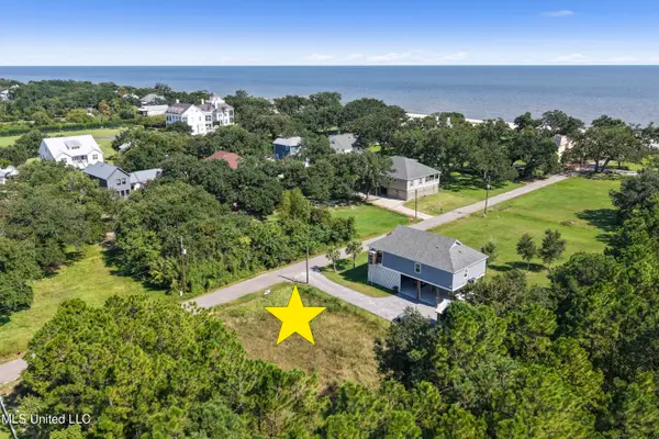 109 Elliot Avenue, Pass Christian, MS 39571