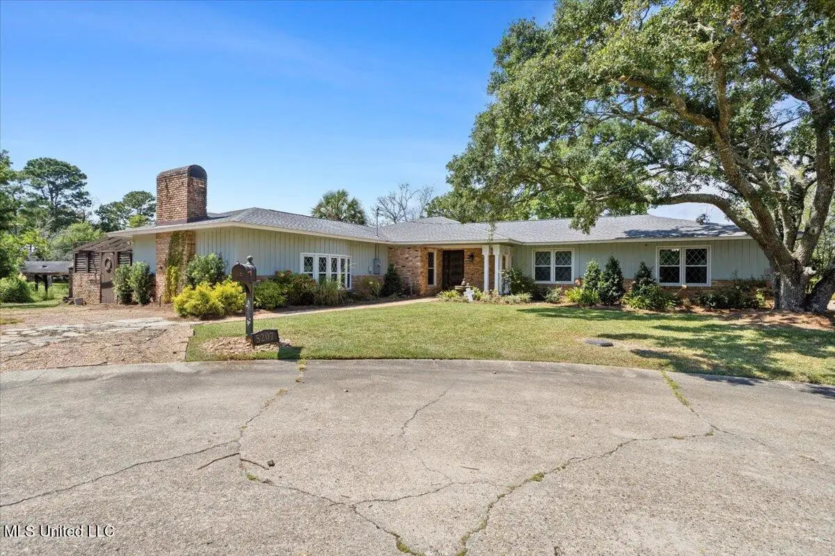 5207 North Drive, Moss Point, MS 39563 - #1