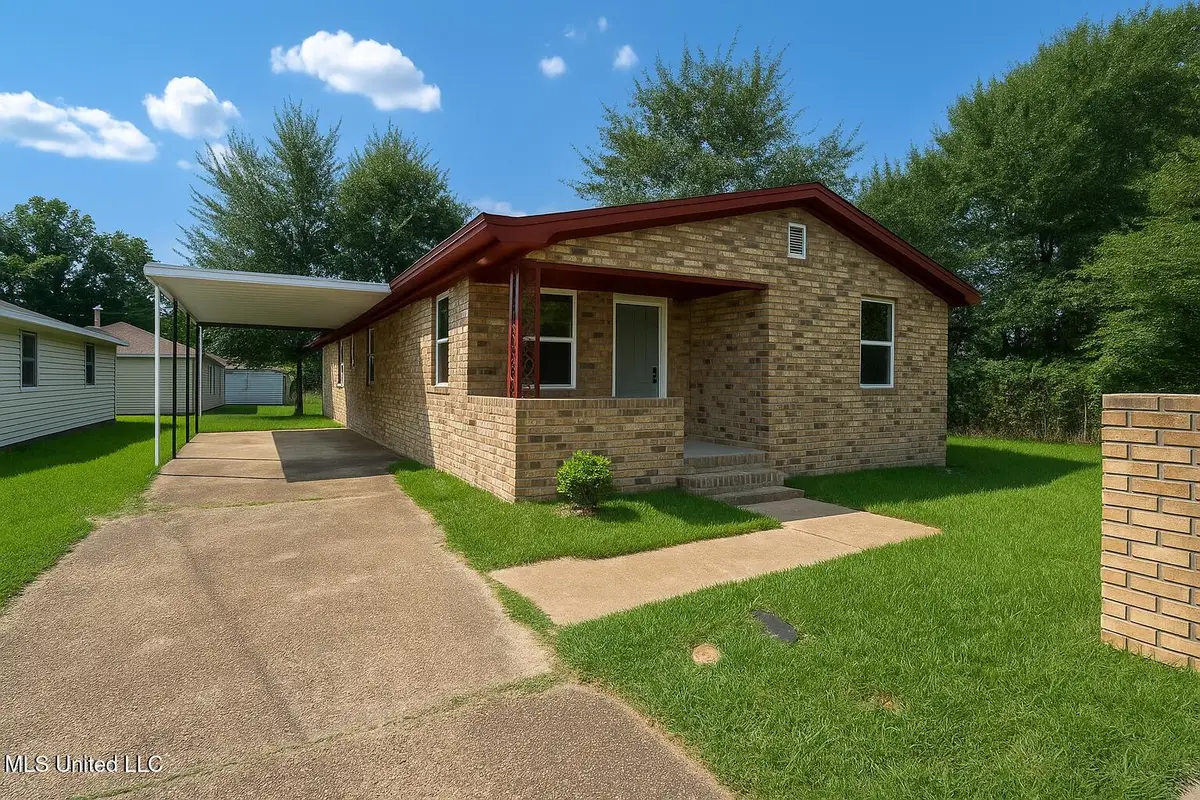 139 Spain Drive, Grenada, MS 38901 - Image #1