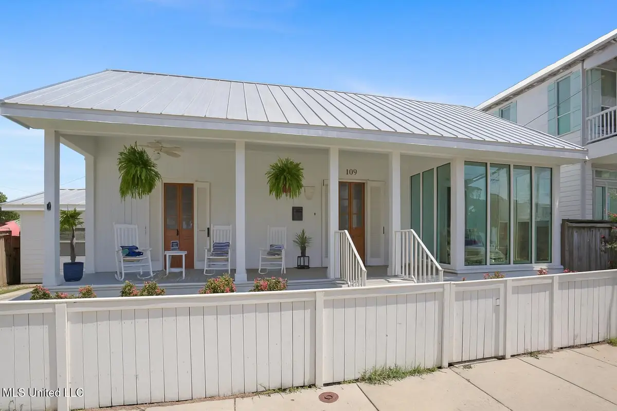 109 Court Street, Bay Saint Louis, MS 39520 - Image #1