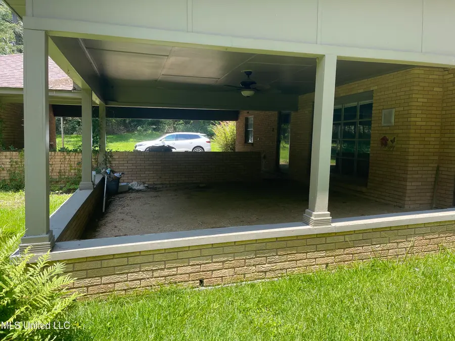 305 Linda Dr Drive, Clinton, MS 39056 - Image #2