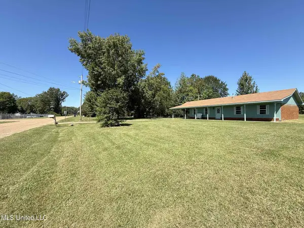 291 E Mcpherson Drive, Monticello, MS 39654