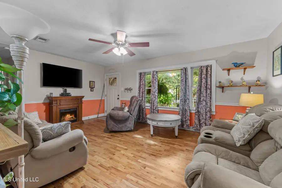 1918 Stuart Avenue, Ocean Springs, MS 39564 - Image #2