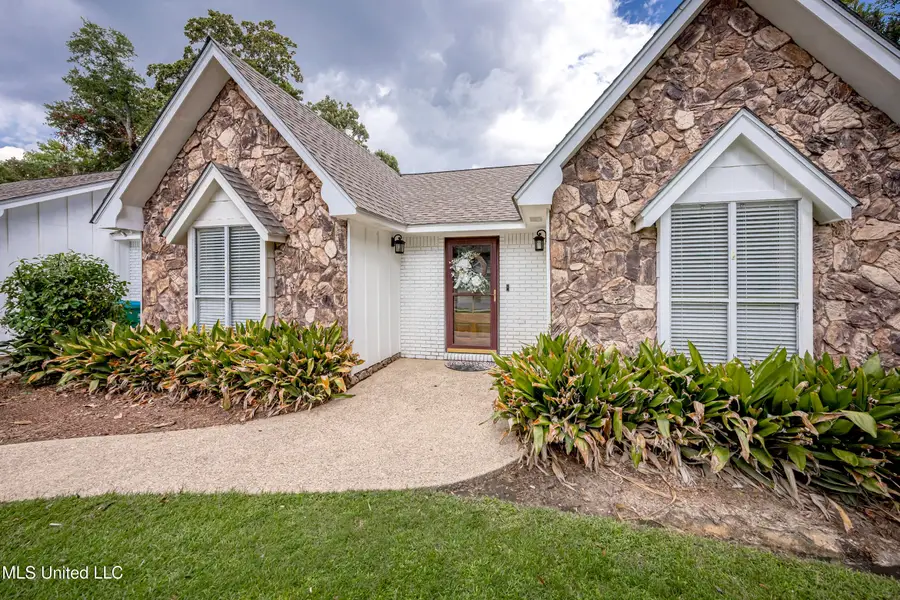 1108 E Cherokee Glen, Ocean Springs, MS 39564 - Image #2