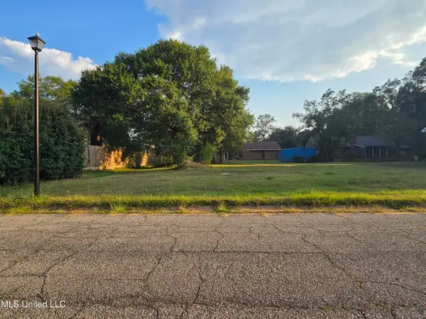 Northwood Hills Drive, Gulfport, MS 39503