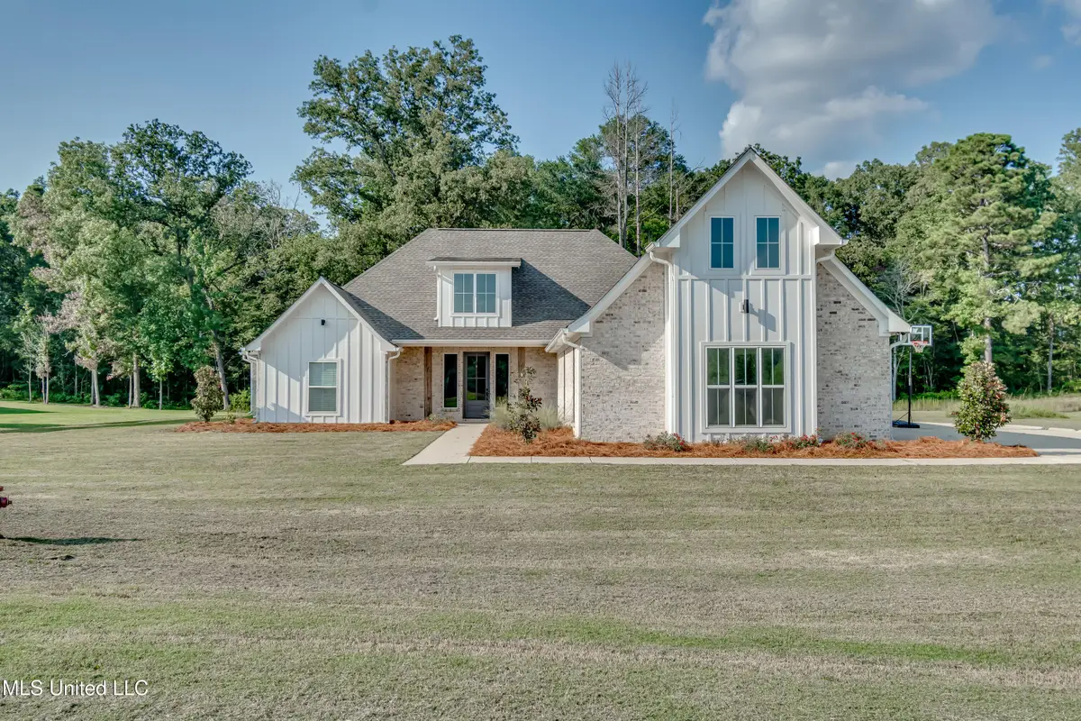 211 Lost Oak Lane, Brandon, MS 39047 - Image #1