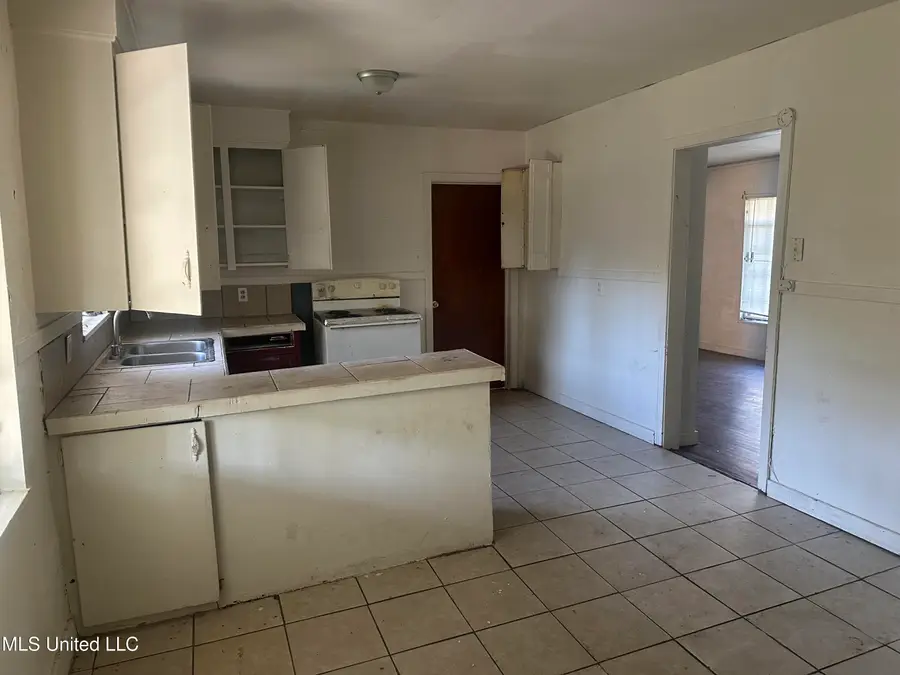 1867 Shamrock Drive, Jackson, MS 39204 - Image #2