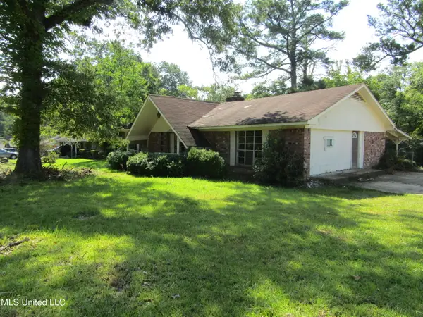 111 Glenstone Circle, Jackson, MS 39212