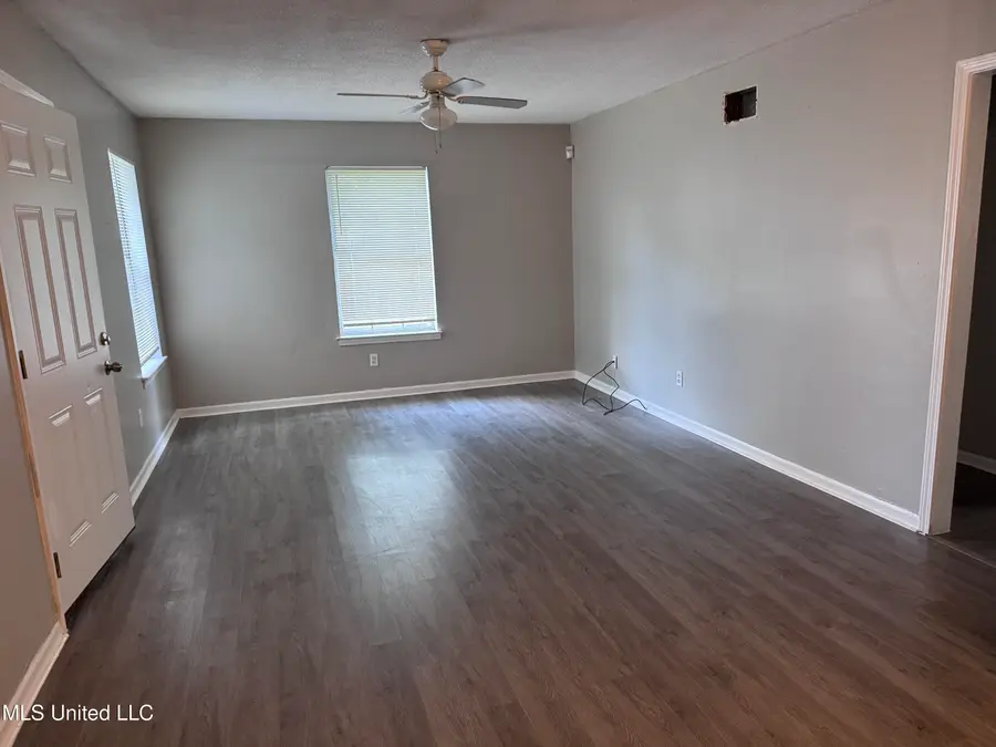 8355 Greenbrook Parkway, Southaven, MS 38671 - Image #3