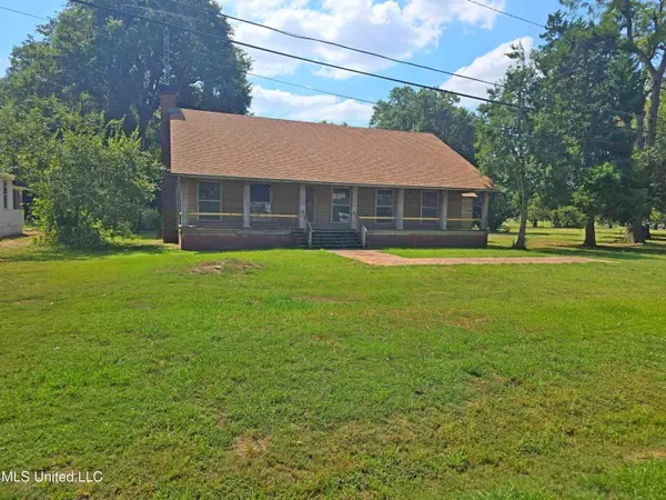 80 Napanee Road, Leland, MS 38756