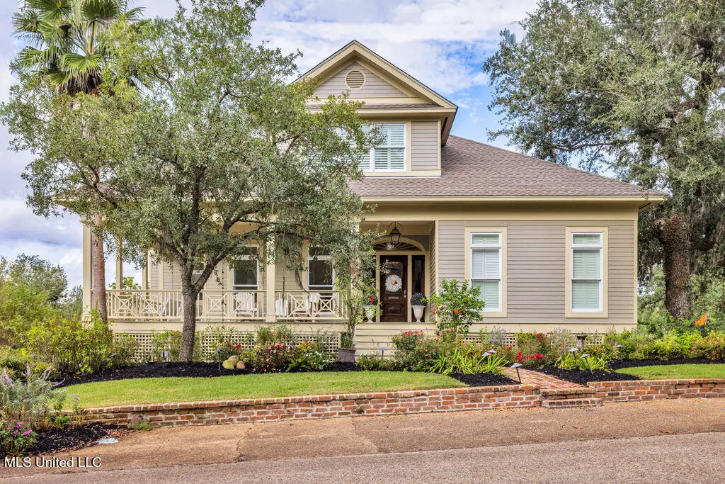 207 Washington Avenue, Ocean Springs, MS 39564 - Image #1