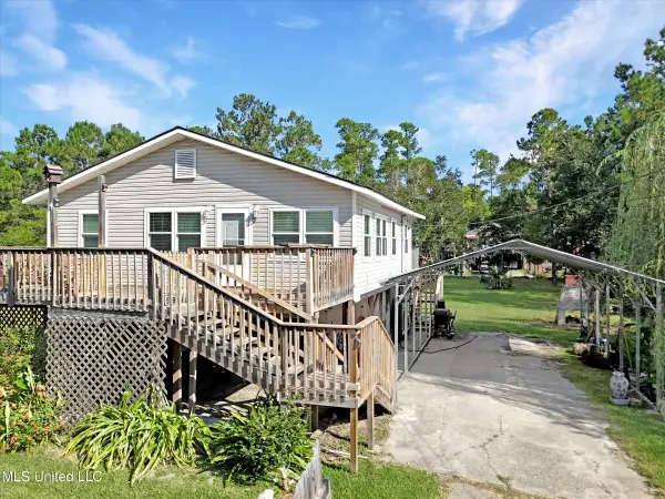 4098 Fourteenth Street, Bay Saint Louis, MS 39520