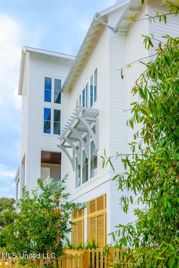 359 Butler Road, Ocean Springs, MS 39564