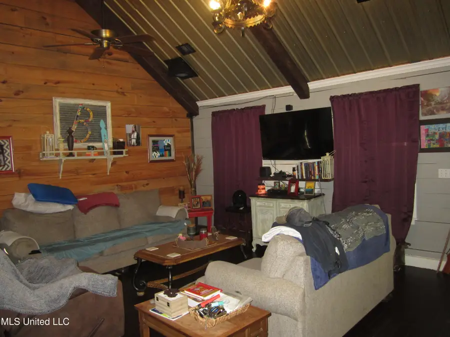 1356 Cr 180, Blue Springs, MS 38828 - Image #2