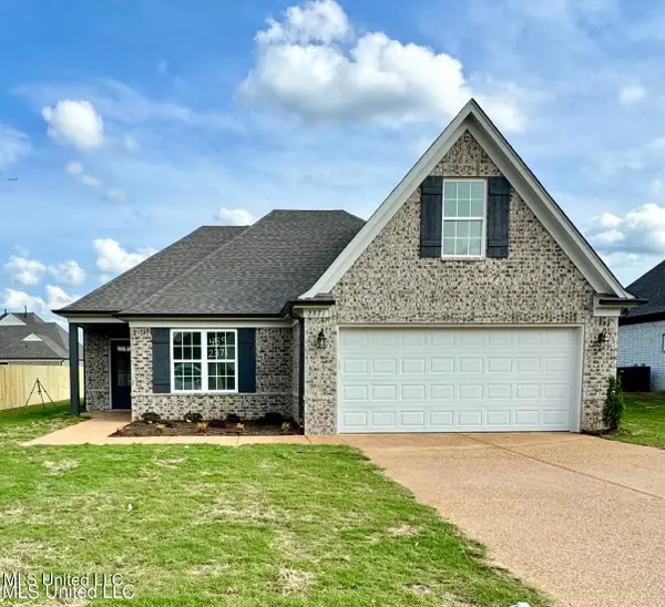 6418 E John Hamilton Way, Olive Branch, MS 38654